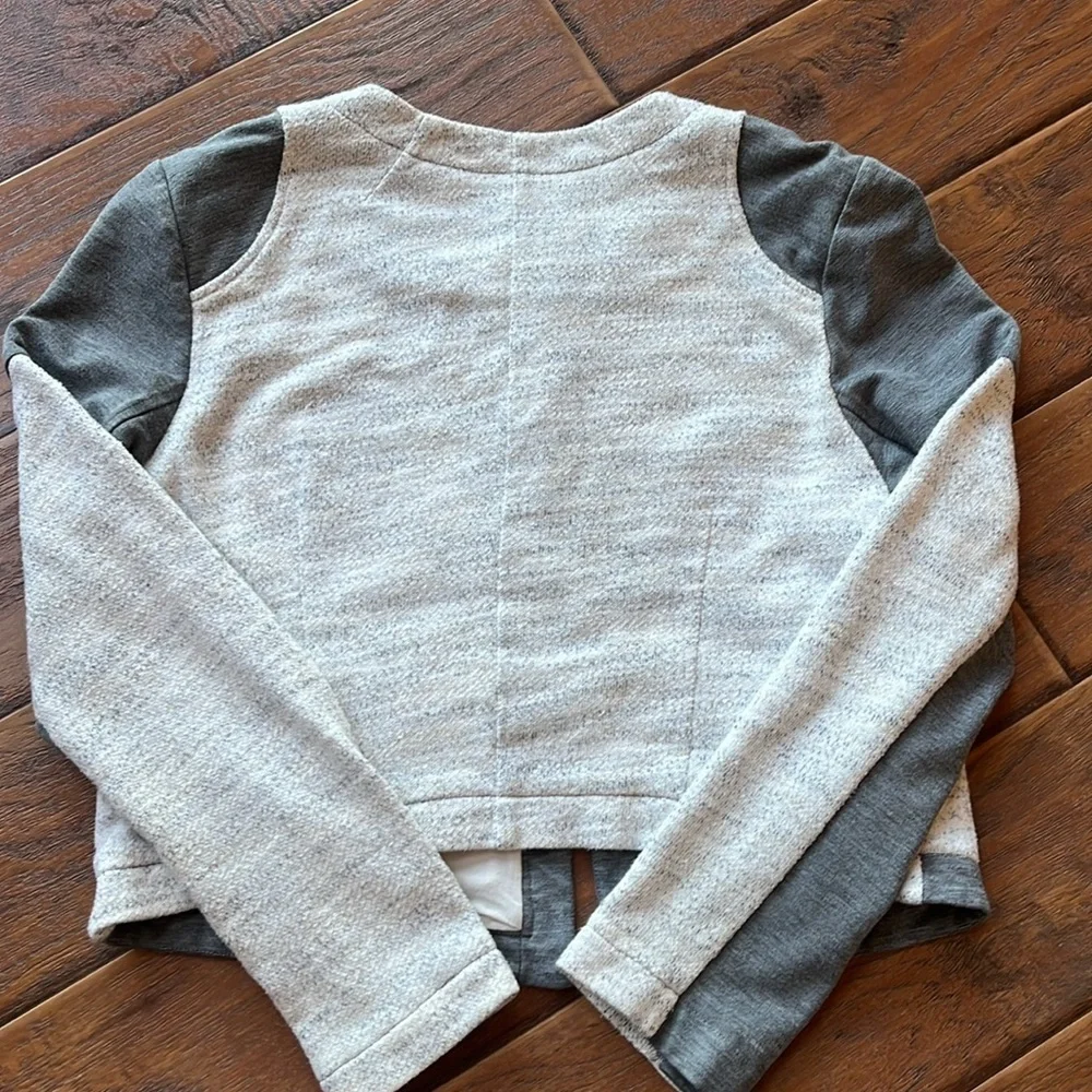 Cabi Blazer - Size Large. Style 211